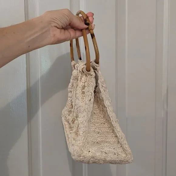 VINTAGE 60s "It's In the Bag" Crocheted Raffia Bamboo Handle Bag Made In Japan - Picture 5 of 11